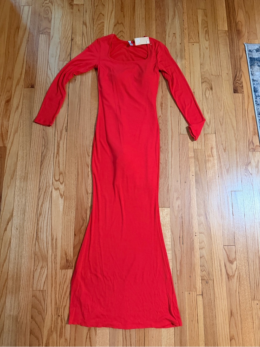Classic Red Long-Sleeve Maxi Dress - Picture 2 of 3